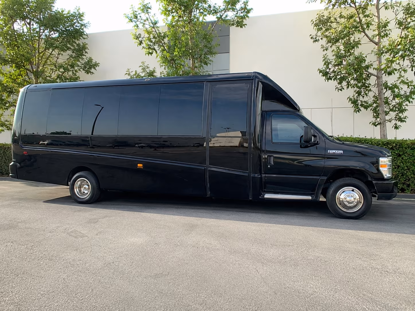 arrange transportation for your next airport transfer 5