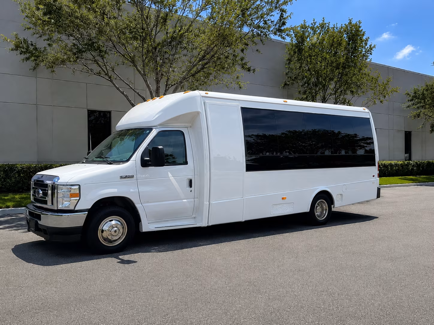 arrange transportation for your next wedding 4