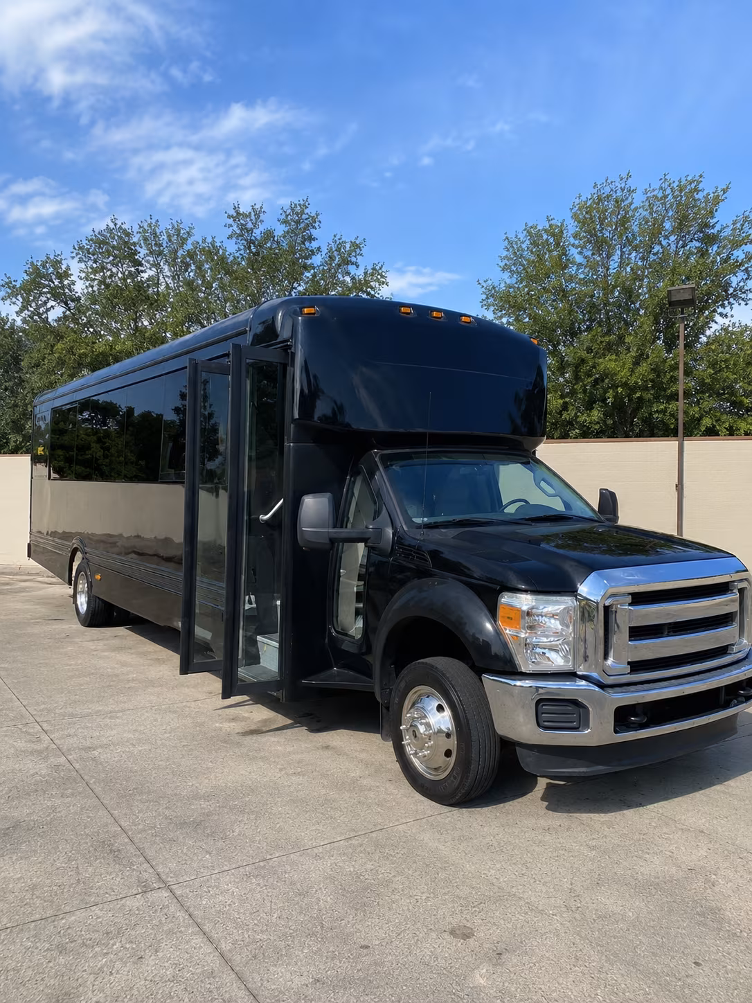 centennial 20 passenger party bus