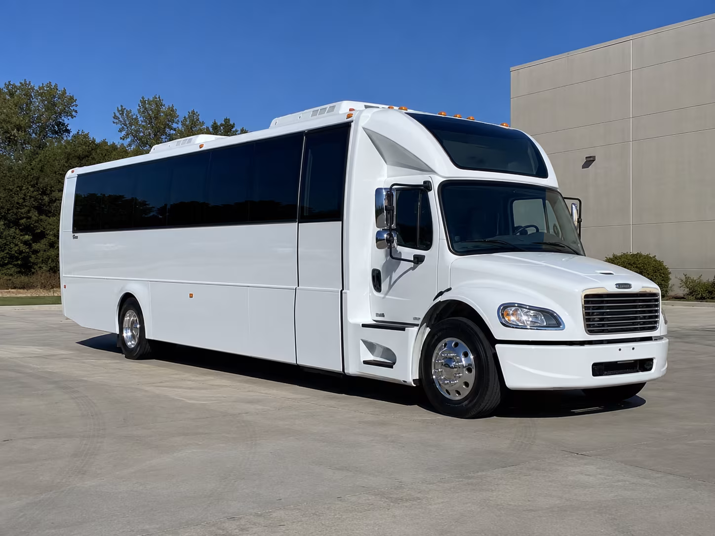 centennial 28 passenger party bus