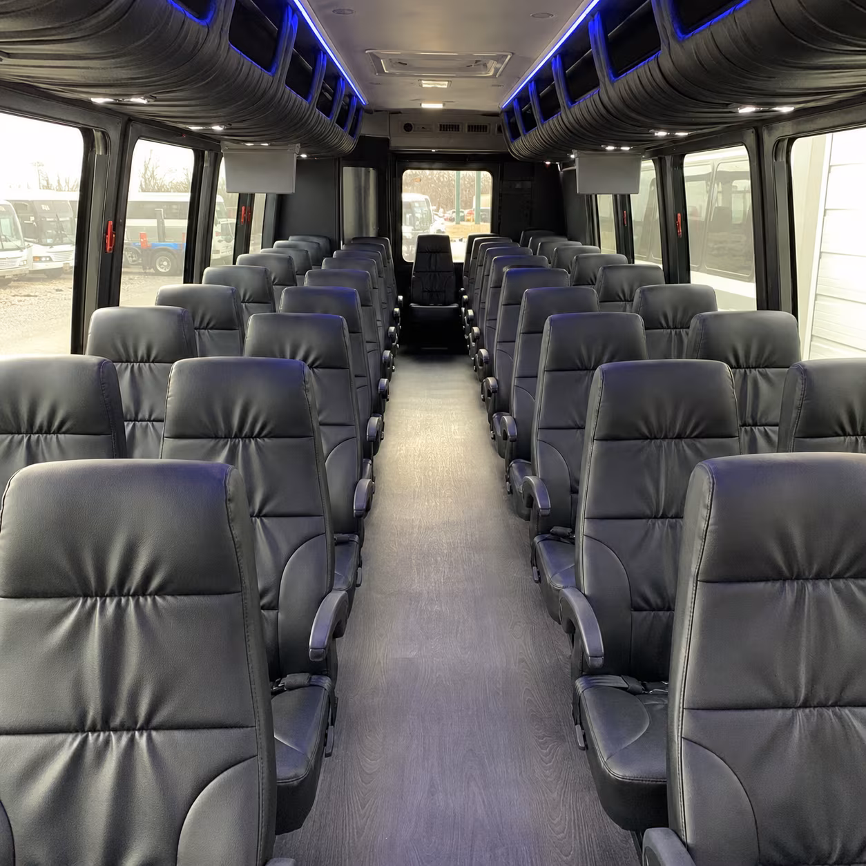 corporate airport transfer buses between centennial and den